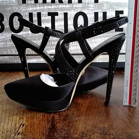 bebe Loela Pointy Toe 5.5" Pump Size 9 - Picture 6 of 11